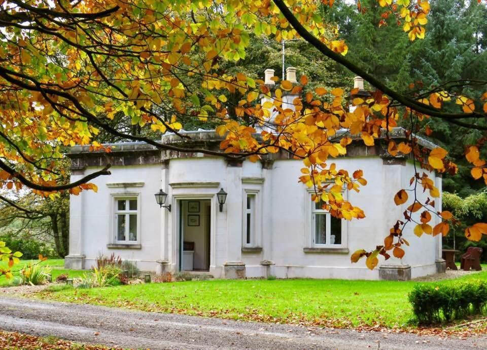 Triumphal Arch Lodge Creagh Exterior photo
